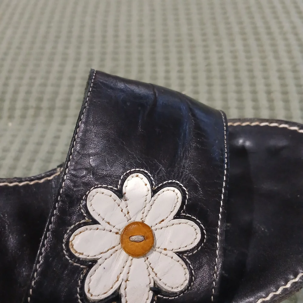 Black Sandals with Red and White Floral Design - Picture 10 of 12